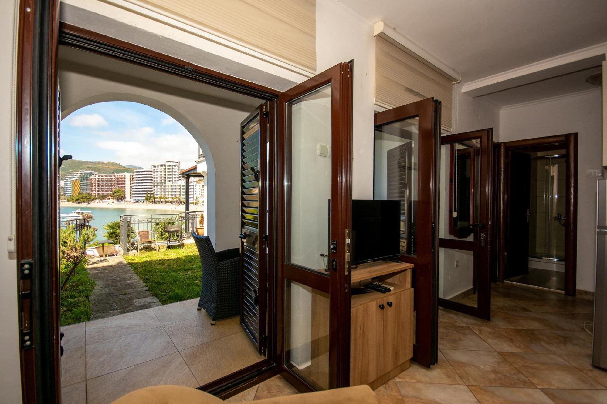 Sea Pearl Apartments Rafailovici Exterior foto