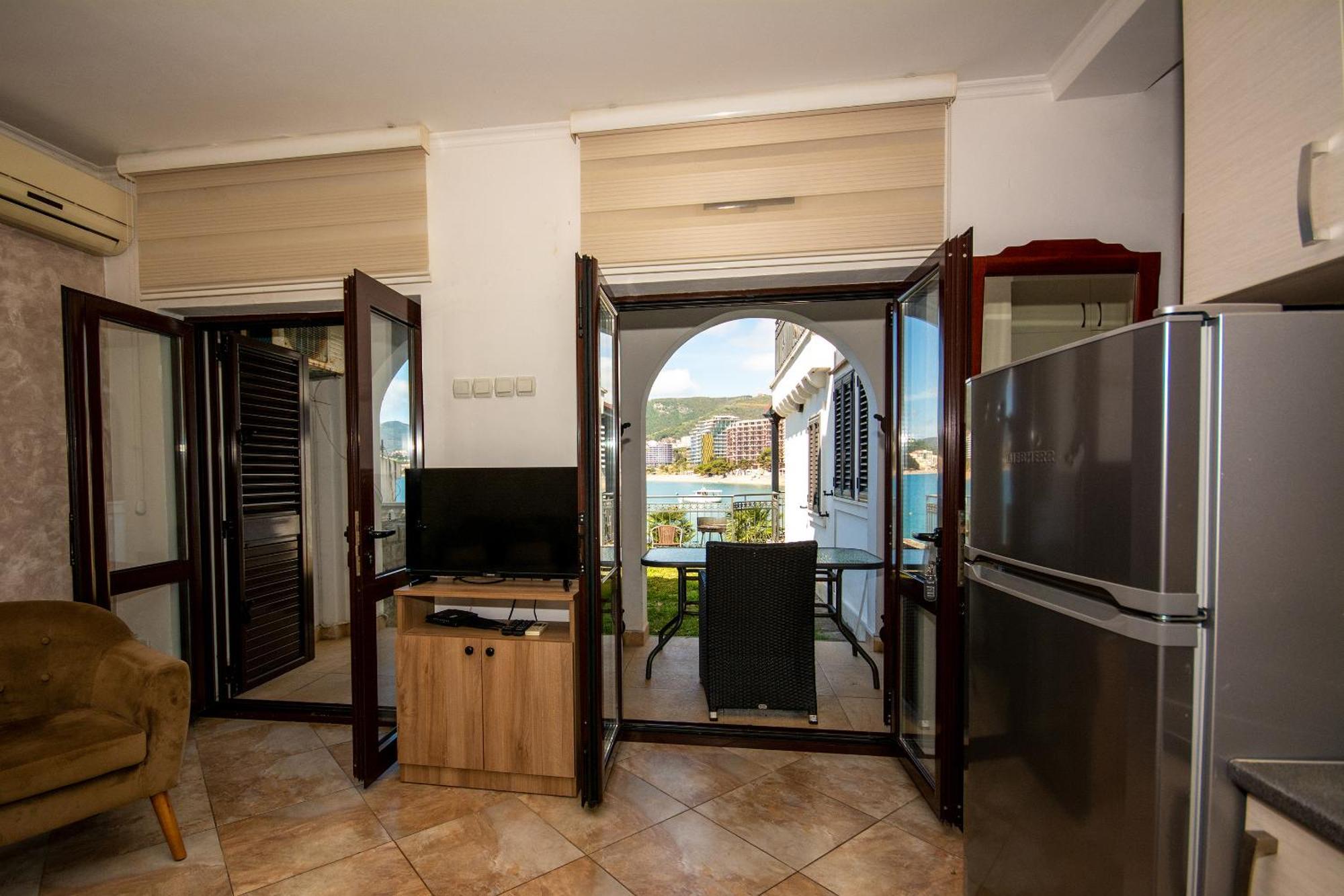 Sea Pearl Apartments Rafailovici Exterior foto